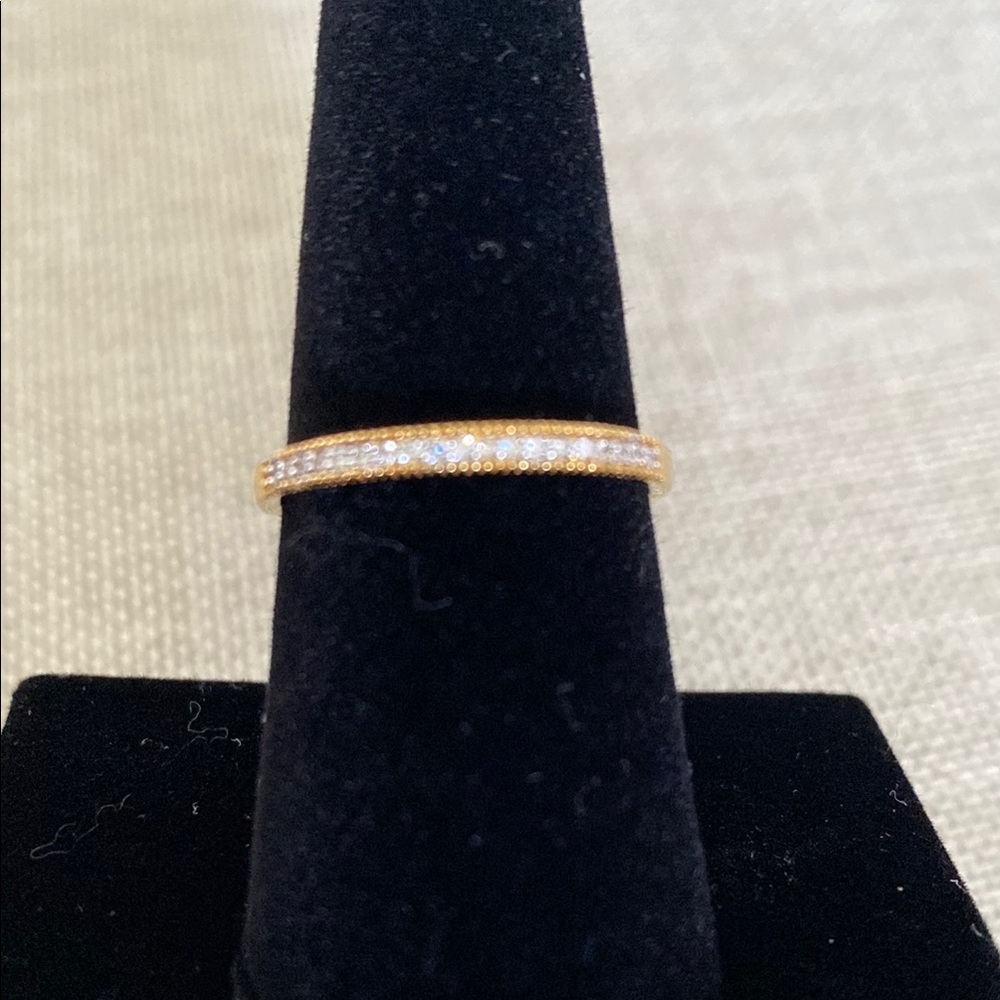 Kendra Scott Elegant Clear Crystal Accents Gold Tone Smooth Band Ring Size: 8